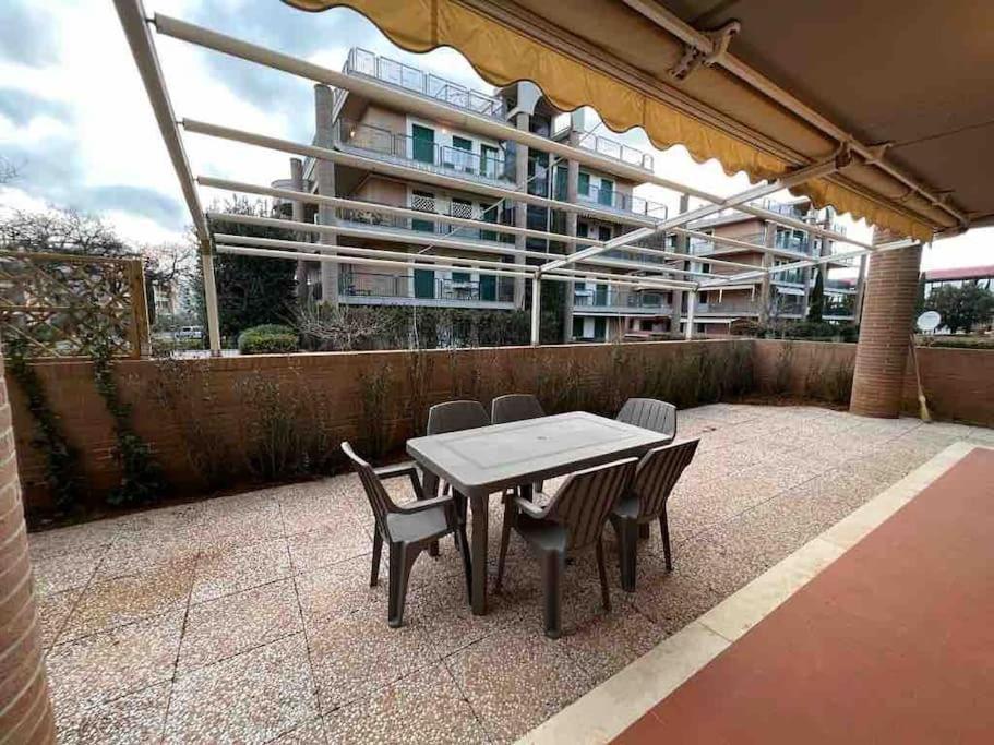 Appartamento Tranquillo Con Patio E Piscina La Caduta Екстер'єр фото